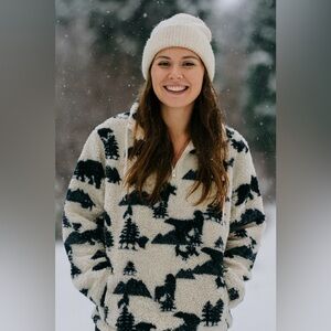 Empyre by Zumiz Sherpa 3/4 Zip Bear Wolf Scene